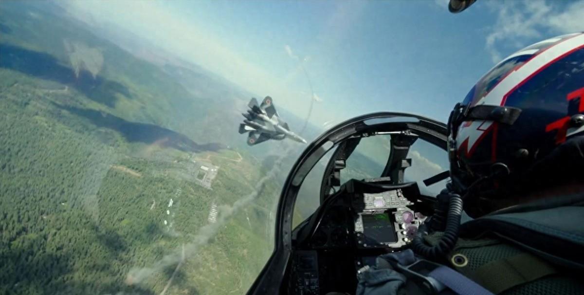 臺(tái)軍預(yù)警機(jī)沖出跑道原因曝光，深度探究與反思，臺(tái)軍預(yù)警機(jī)沖出跑道事件揭秘，深度探究原因與反思