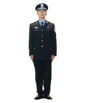 關(guān)于99式警服為何尚未更換的探討，探討99式警服未更換的原因及影響