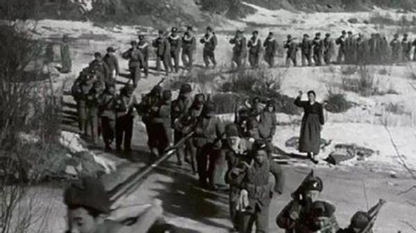 對中國人民解放軍的評價，英勇無畏，忠誠擔當，中國人民解放軍，英勇無畏，忠誠擔當的典范