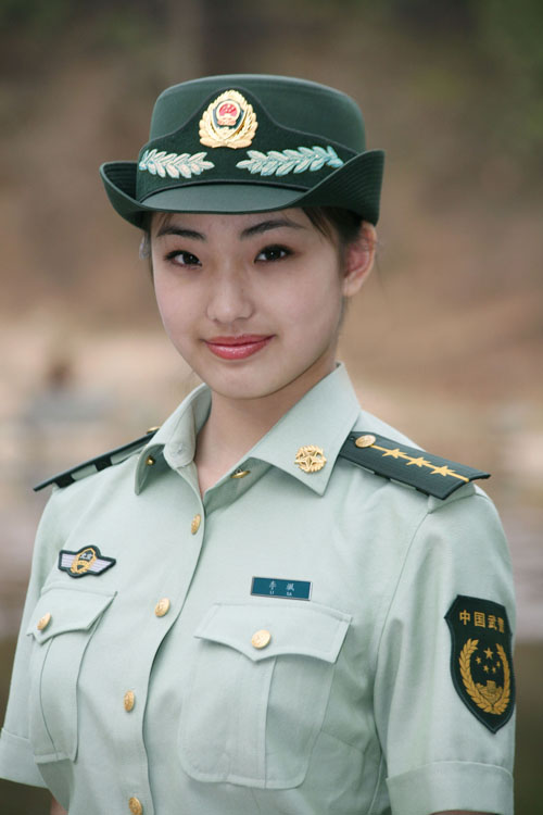 武警服飾全套，榮耀與職責(zé)的象征，武警全套服飾，榮耀與職責(zé)的標(biāo)志